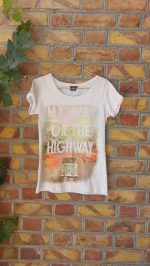 تیشرت نگین دار