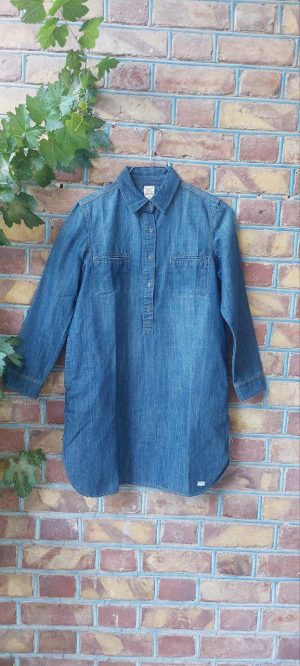 مانتو لی جلو بسته